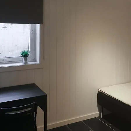 2 Bedroom Cozy In S Appartement *